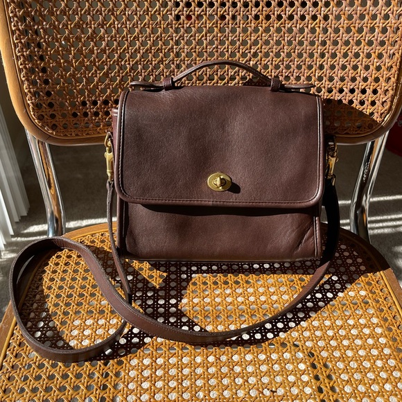 Coach Handbags - Vintage Coach Courts bag